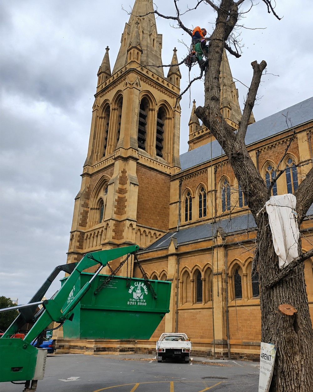 Mr Cleanup Dial-A-Bin | Your local experts in Adelaide for all your skip bin hire and rubbish removal needs.